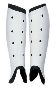 cranbarry-field-hockey-hard-plastic-shin-guards-moldable